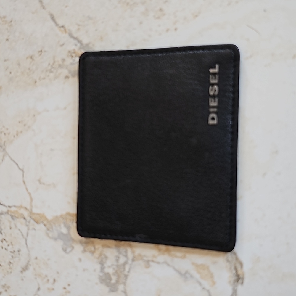 Diesel men's black leather card case. Very good condition.